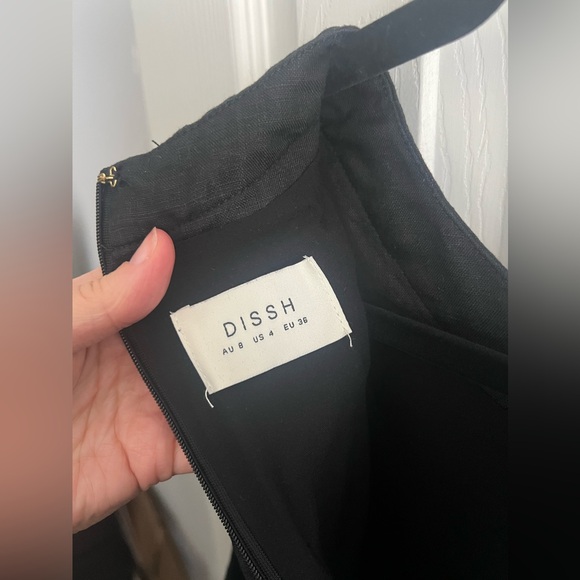 DISSH Linen Top with Rings - Picture 3 of 5